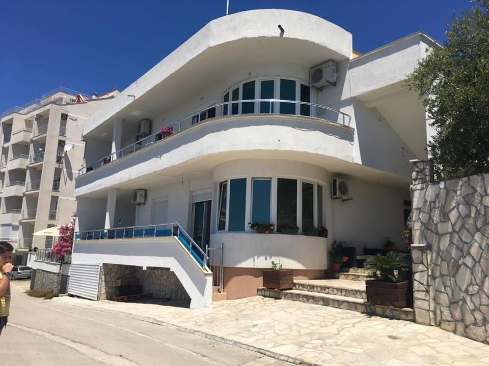 Apartmani Dini Улцин Екстериор снимка