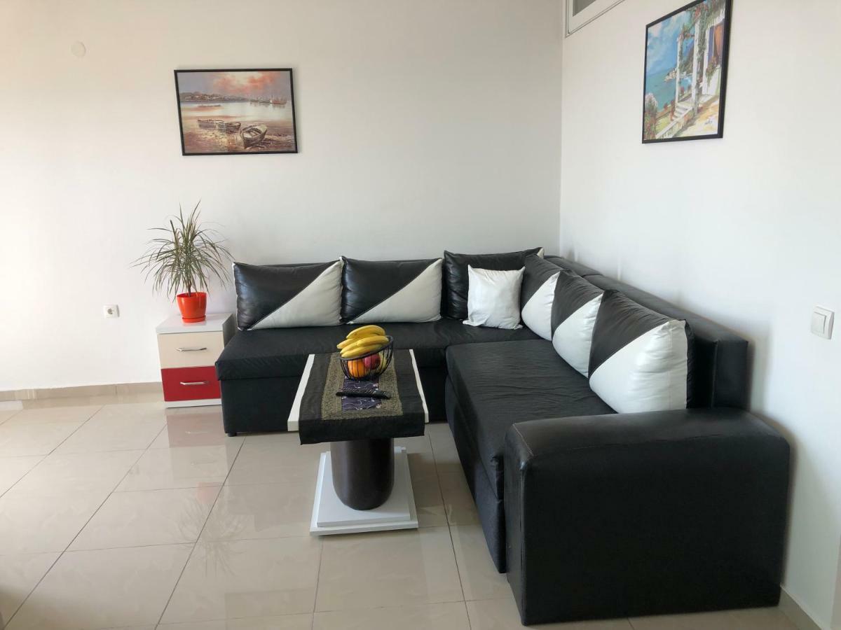 Apartmani Dini Улцин Екстериор снимка