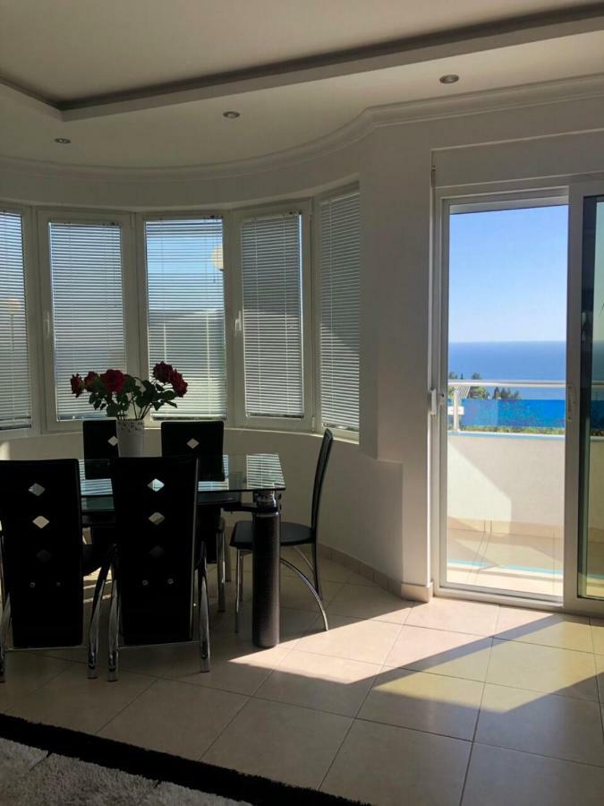 Apartmani Dini Улцин Екстериор снимка